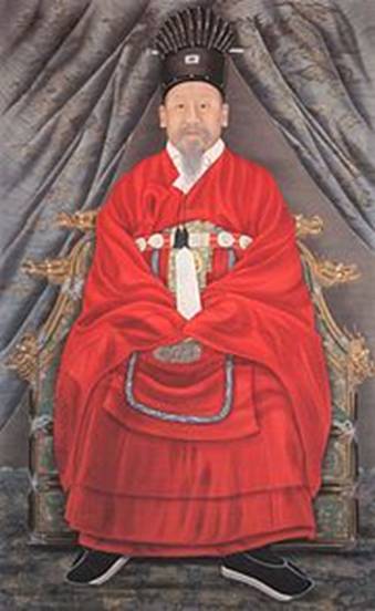 https://upload.wikimedia.org/wikipedia/commons/thumb/3/35/Korea-Portrait_of_Emperor_Gojong-01.jpg/180px-Korea-Portrait_of_Emperor_Gojong-01.jpg