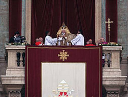 https://upload.wikimedia.org/wikipedia/commons/thumb/8/8b/2008_Xmas_Urbi_Orbi_Pope_Benedict_XVI.jpg/250px-2008_Xmas_Urbi_Orbi_Pope_Benedict_XVI.jpg