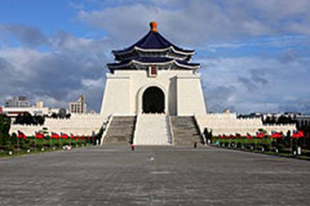 https://upload.wikimedia.org/wikipedia/commons/thumb/d/d2/Chiang_Kai-shek_memorial_amk.jpg/240px-Chiang_Kai-shek_memorial_amk.jpg