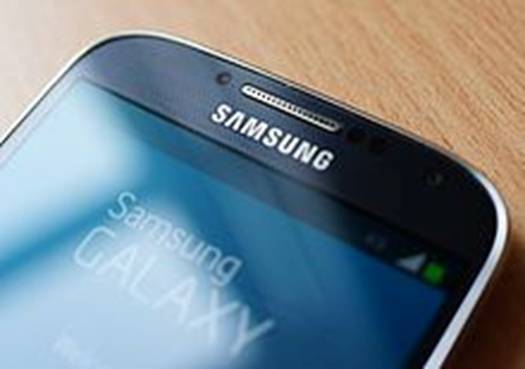https://upload.wikimedia.org/wikipedia/commons/thumb/0/02/Samsung_Galaxy_S4_close-up.jpg/220px-Samsung_Galaxy_S4_close-up.jpg