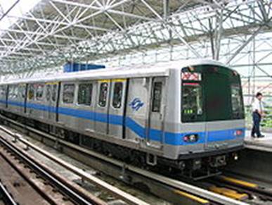https://upload.wikimedia.org/wikipedia/commons/thumb/a/a0/Taipei_MRT_Train_C371_3CarSet_No_3398.JPG/220px-Taipei_MRT_Train_C371_3CarSet_No_3398.JPG