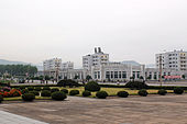 https://upload.wikimedia.org/wikipedia/commons/thumb/c/c7/Chongjin.jpg/170px-Chongjin.jpg