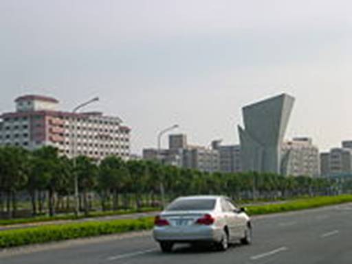 https://upload.wikimedia.org/wikipedia/commons/thumb/e/e1/East_Gate_of_Tainan_Science_Park.JPG/200px-East_Gate_of_Tainan_Science_Park.JPG