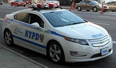 https://upload.wikimedia.org/wikipedia/commons/thumb/f/f6/Chevrolet_Volt_NYPD_--_04-04-2012.JPG/220px-Chevrolet_Volt_NYPD_--_04-04-2012.JPG